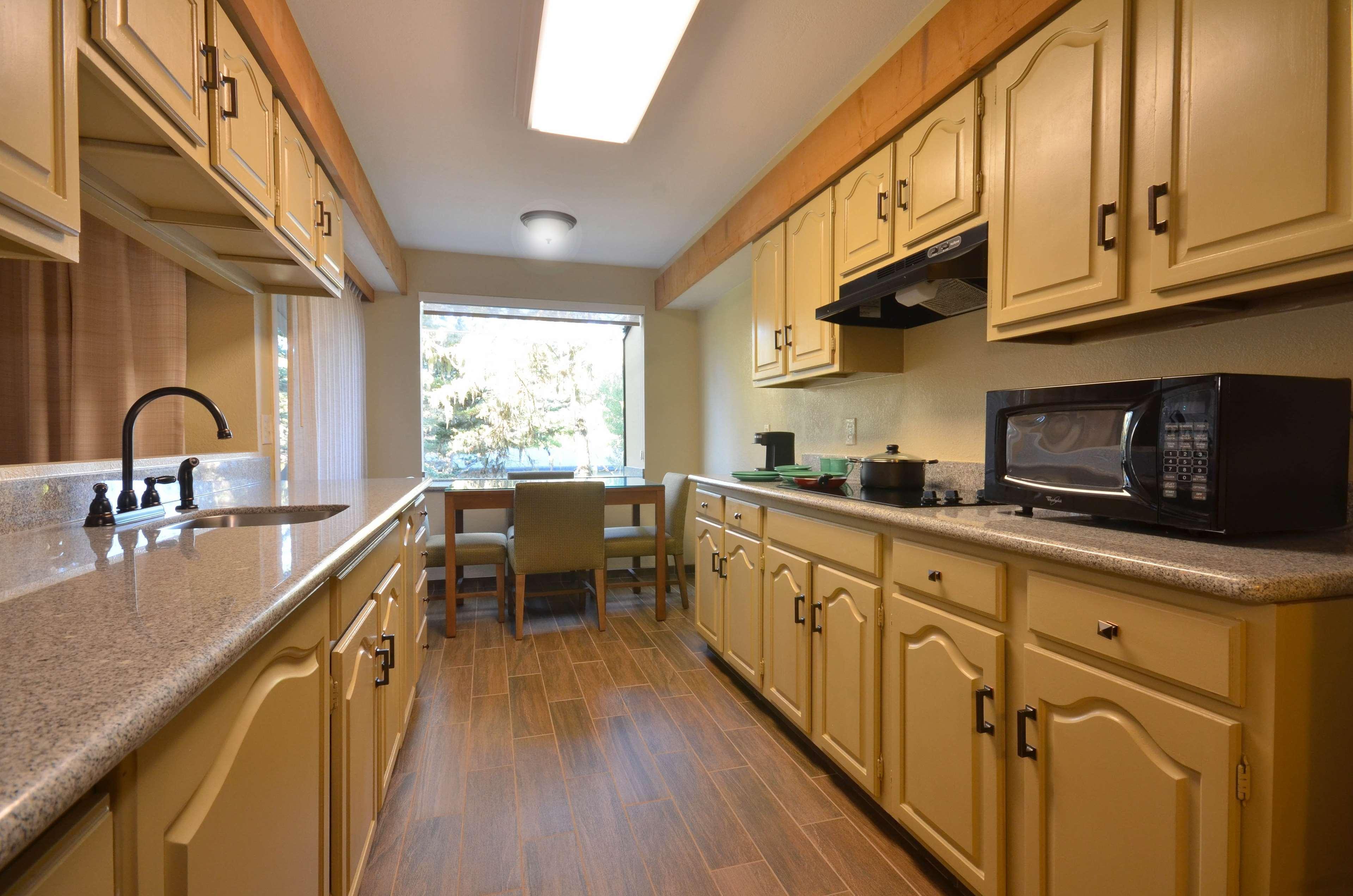Best Western The Inn & Suites Pacific Grove Exteriér fotografie