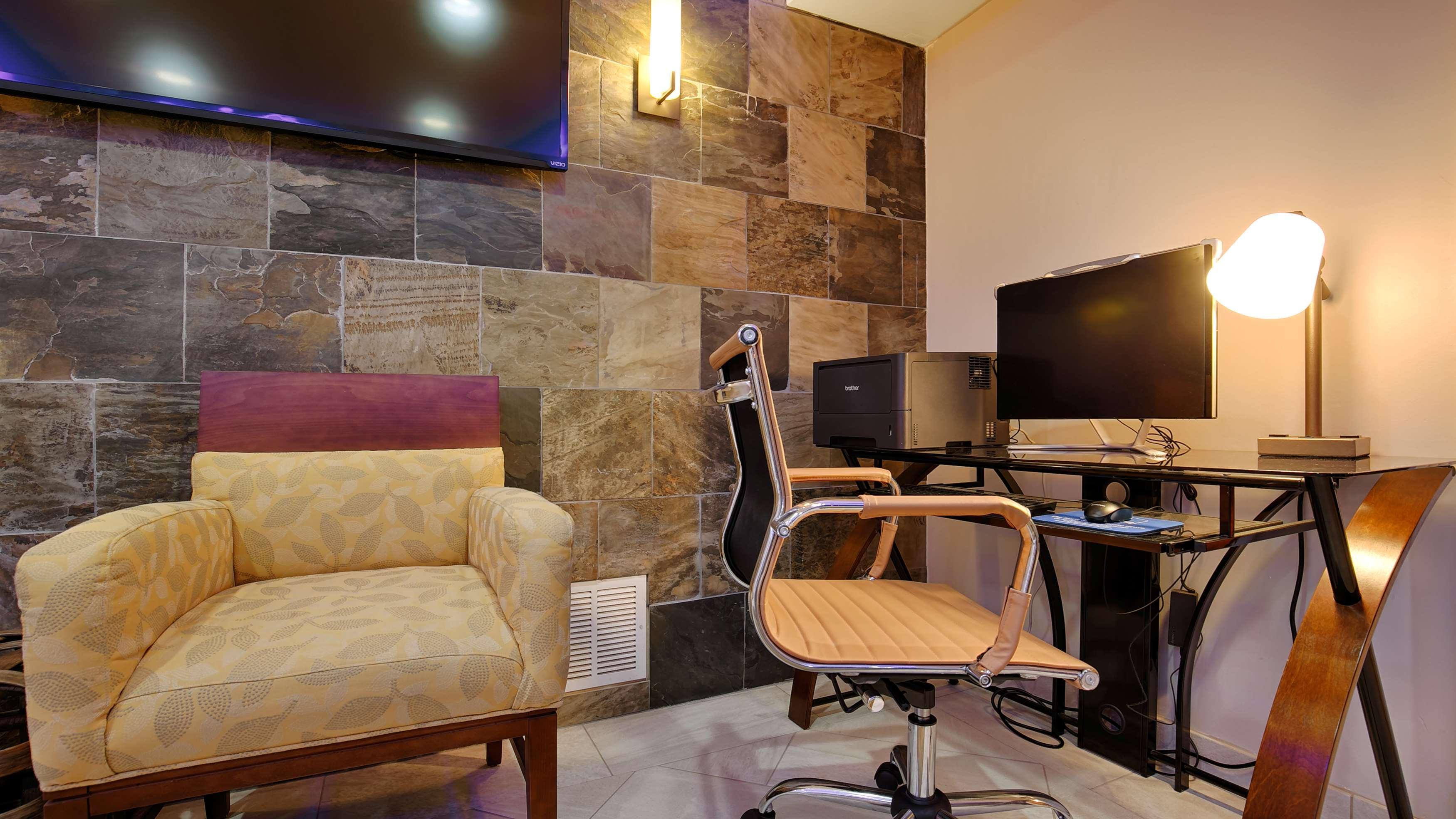 Best Western The Inn & Suites Pacific Grove Exteriér fotografie
