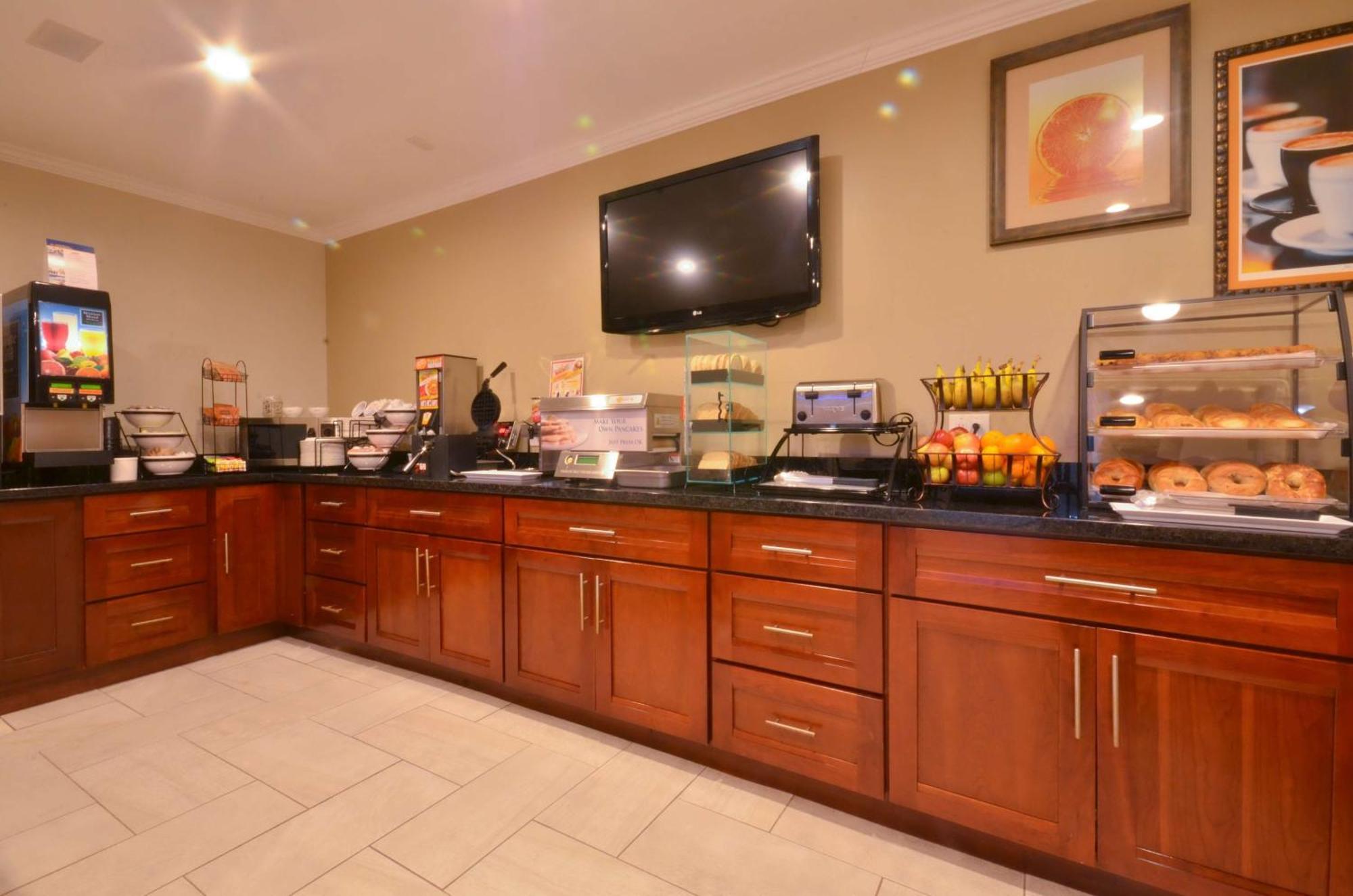 Best Western The Inn & Suites Pacific Grove Exteriér fotografie